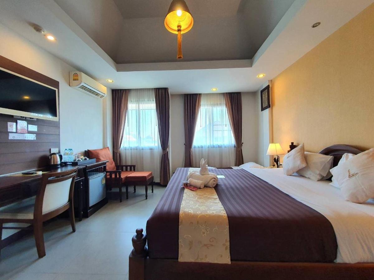 Goldenbell Hotel Chiangmai Чіангмай Екстер'єр фото